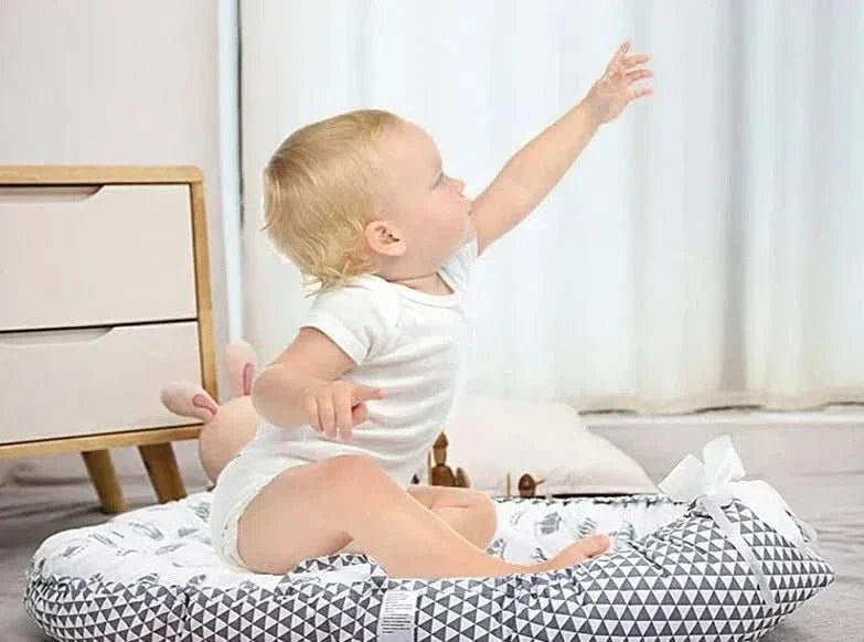 Foldable Portable Baby Crib Travel Bassinet for Infant Safe Sleep